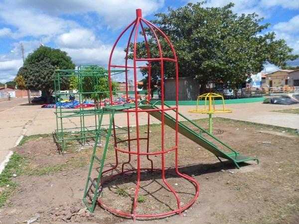 Prefeitura implanta parque infantil no Bairro Novo Horizonte - Imagem 3