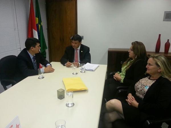 Prefeito de Cocal participa de XVII Marcha dos Prefeitos em Brasília - Imagem 2