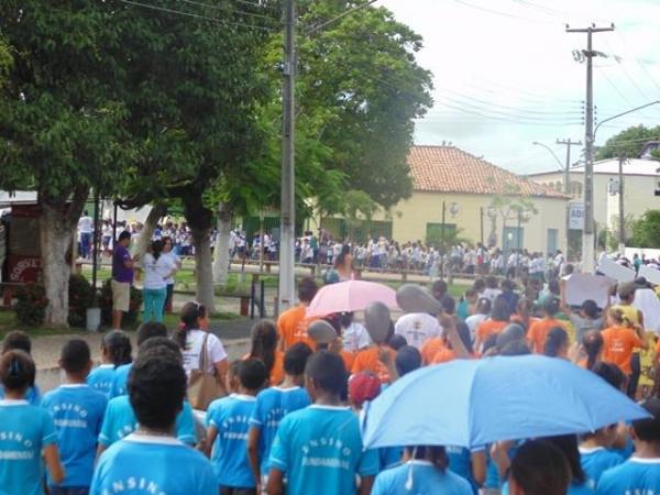 Caminhada reúne sociedade contra exploração sexual a crianças e adolescentes - Imagem 19