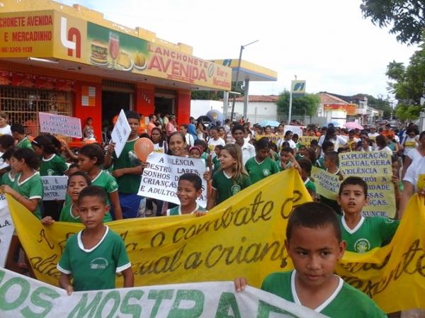 Caminhada reúne sociedade contra exploração sexual a crianças e adolescentes - Imagem 5