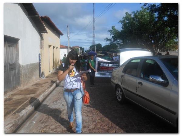 Caminhada em Prol o dia 18 de Maio, dia de Combate ao Abuso e a Exploração Sexual de Crianças e Adolescentes - Imagem 7