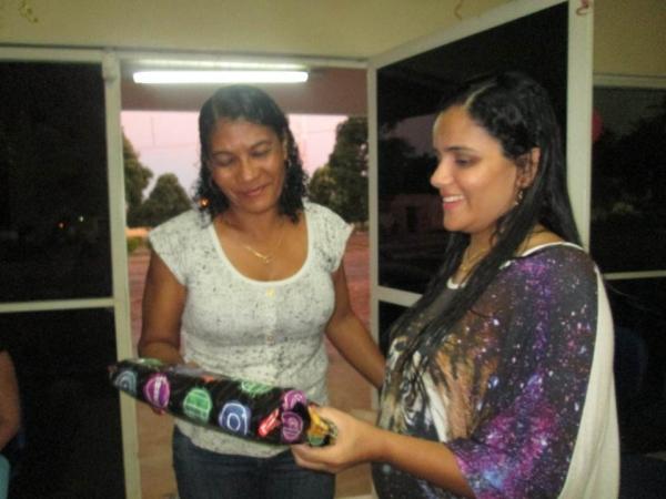 A secretaria de Saúde realizou nessa sexta homenagem as funcionárias que são mães - Imagem 27