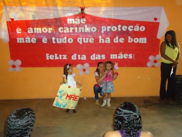 Escola Municipal 13 de Maio Homenageou as Mães pela passagem de seu Dia - Imagem 44