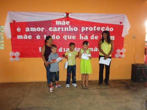 Escola Municipal 13 de Maio Homenageou as Mães pela passagem de seu Dia - Imagem 32