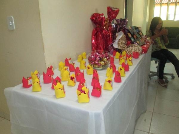 A secretaria de Saúde realizou nessa sexta homenagem as funcionárias que são mães - Imagem 30