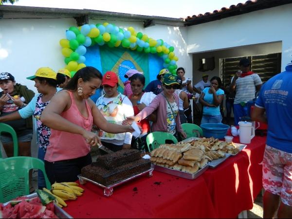 Prefeitura homenageia garis - Imagem 13