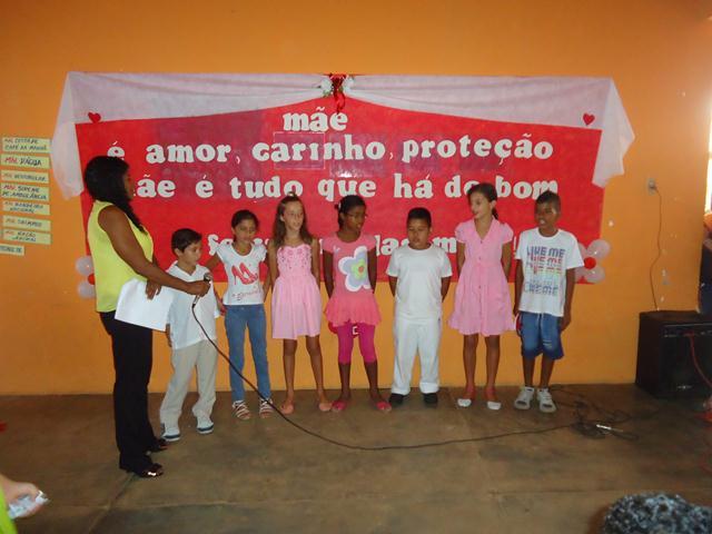 Escola Municipal 13 de Maio Homenageou as Mães pela passagem de seu Dia