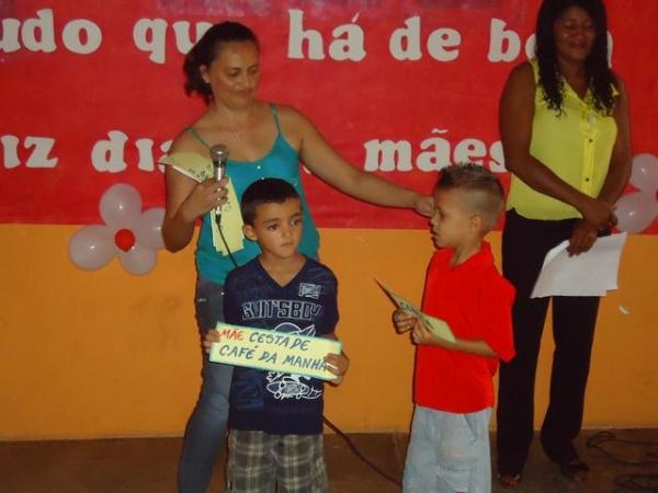 Escola Municipal 13 de Maio Homenageou as Mães pela passagem de seu Dia - Imagem 35