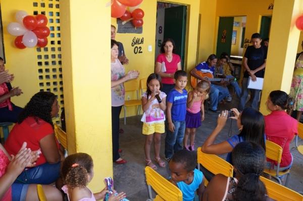 Escolas Municipais realizam homenagens para as mães - Imagem 10