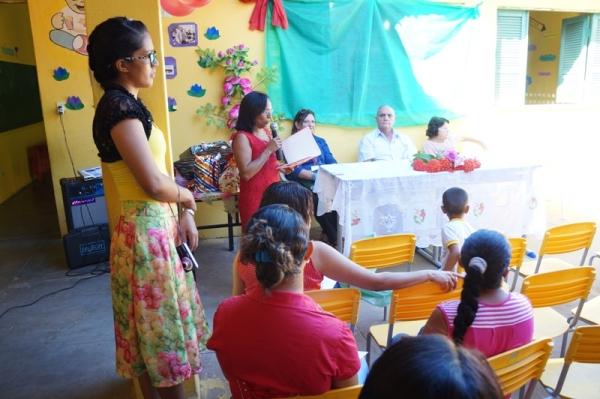 Escolas Municipais realizam homenagens para as mães - Imagem 8