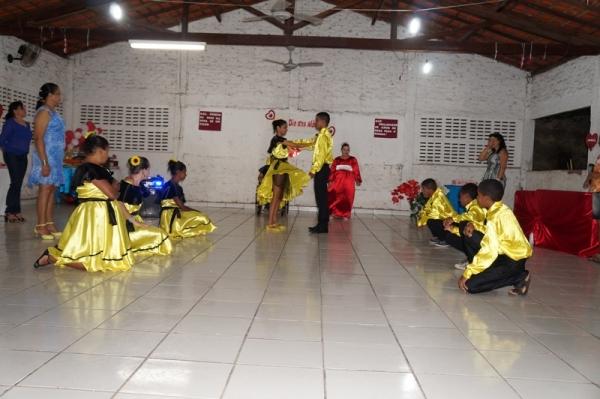 APAE realiza homenagem para as mães de alunos  - Imagem 8
