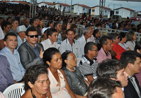 Prefeito de Cocal entrega oficio a Presidente Dilma durante solenidade em Parnaíba - Imagem 18