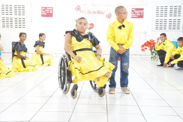 APAE realiza homenagem para as mães de alunos  - Imagem 9