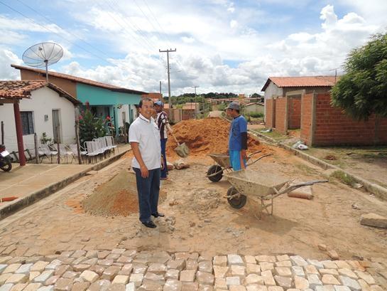 Prefeito Jonas Moura acelera obras no município de Água Branca - Imagem 2