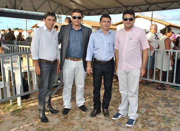 Prefeito de Cocal entrega oficio a Presidente Dilma durante solenidade em Parnaíba - Imagem 3