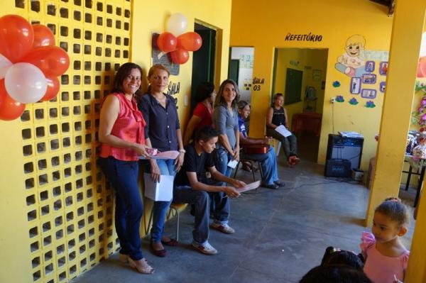 Escolas Municipais realizam homenagens para as mães - Imagem 11