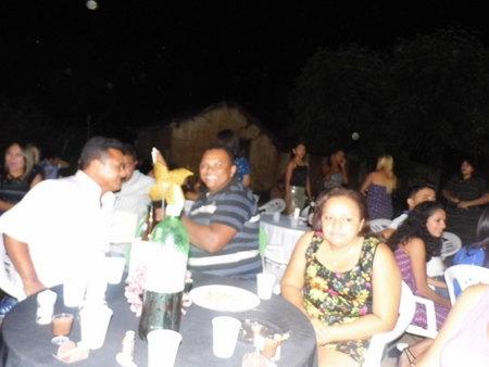 I dama Karla Crhystiane recebe convidados na comemoração de seu aniversário - Imagem 12