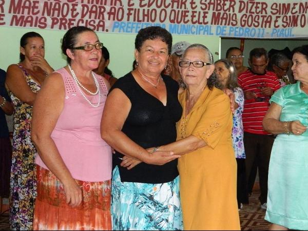 Mães da 3ª idade são homenageadas pela SEMAS - Imagem 6