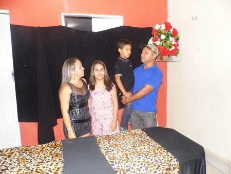 I dama Karla Crhystiane recebe convidados na comemoração de seu aniversário - Imagem 4