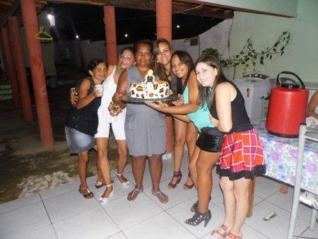 I dama Karla Crhystiane recebe convidados na comemoração de seu aniversário - Imagem 5