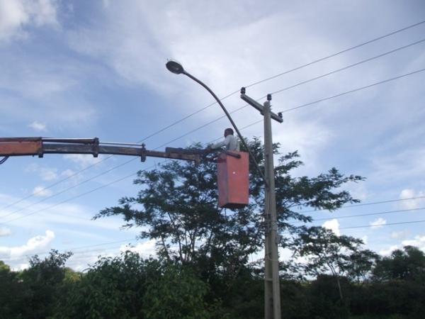 Avenida de Flores e Praça Bona Primo recebem nova iluminação  - Imagem 2
