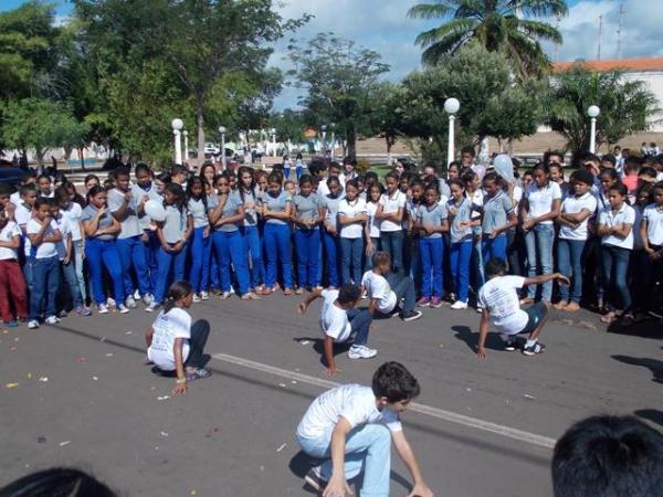 Passeata marcou o Dia Nacional de combate ao Abuso e à Exploração Sexual de Crianças e Adolescentes em Batalhaâ€ - Imagem 7