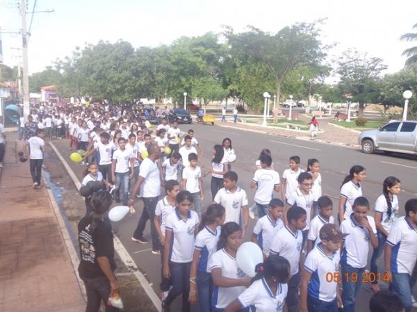 Passeata marcou o Dia Nacional de combate ao Abuso e à Exploração Sexual de Crianças e Adolescentes em Batalhaâ€ - Imagem 23