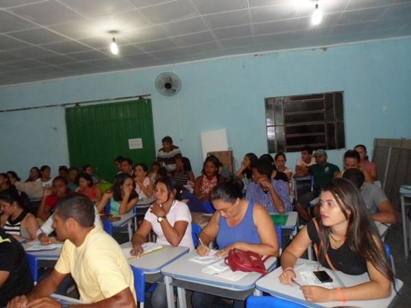 Secretaria de Educação  realiza reunião com os monitores e diretores do Mais Educação - Imagem 8