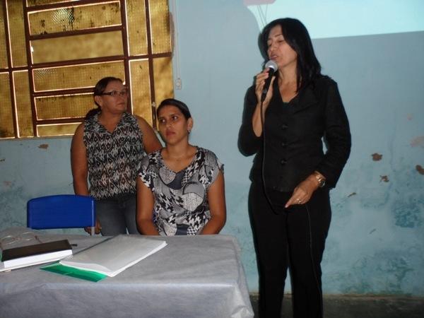 Secretaria de Educação  realiza reunião com os monitores e diretores do Mais Educação - Imagem 1