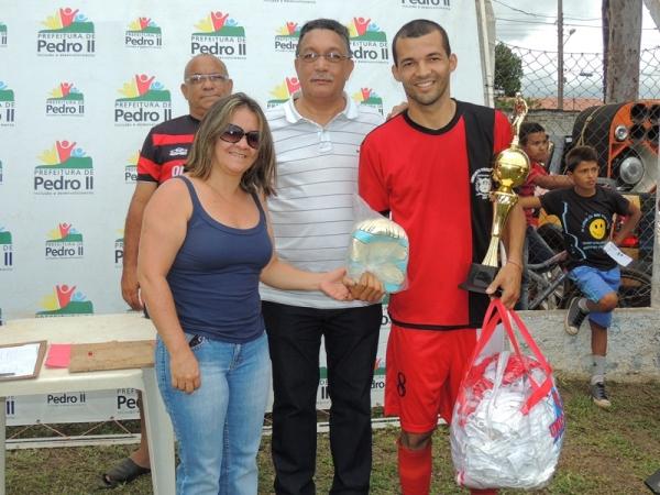 Neuma Café anuncia reforma do estádio municipal - Imagem 16