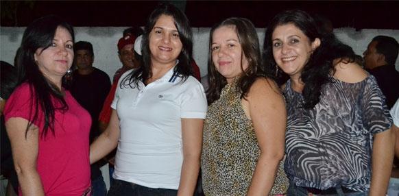 Prefeita Paula Araujo e equipe prestigiaram a 13ª Festa do Trabalhador - Imagem 8