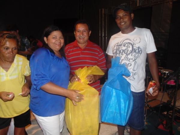 Festa do Trabalhador reúne multidão na Praça da Igreja Matriz - Imagem 14
