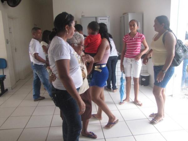 Prefeita Dra. Salete Rego visitou postos de Vacina na Campanha de combate contra a Gripe - Imagem 16