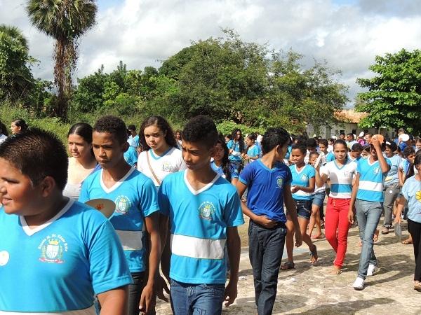          Caminhada encerra campanha contra a exploração sexual de crianças e jovens - Imagem 6