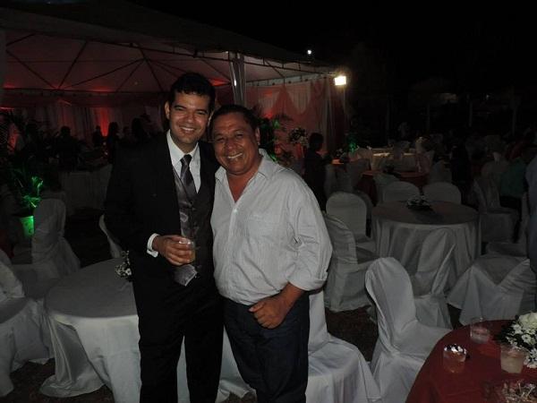 Casamento de Evandro Abreu  é festejado  em grande estilo                       - Imagem 4