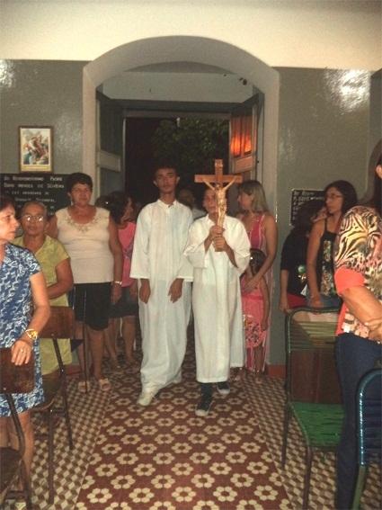 Igreja lotada na penúltima noite de festejo de São Félix de Cantalice - Imagem 1