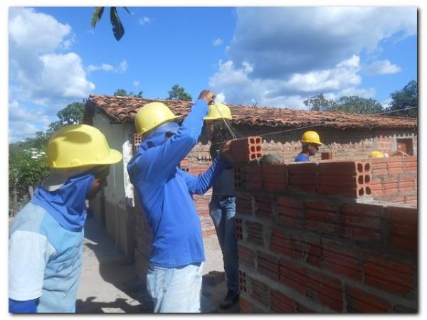 Prefeitura Municipal de Inhuma e ADM em parceria com a Secretaria Estadual de Empreendedorismo beneficiam inhumenses com Curso de Pedreiro - Imagem 13