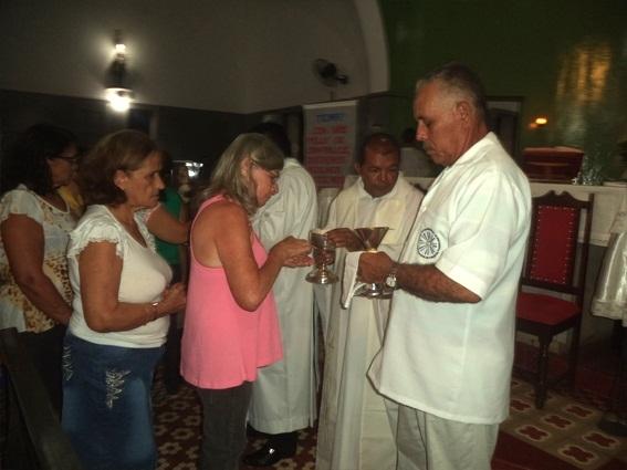 Igreja lotada na penúltima noite de festejo de São Félix de Cantalice - Imagem 21