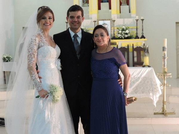 Casamento de Evandro Abreu  é festejado  em grande estilo                      