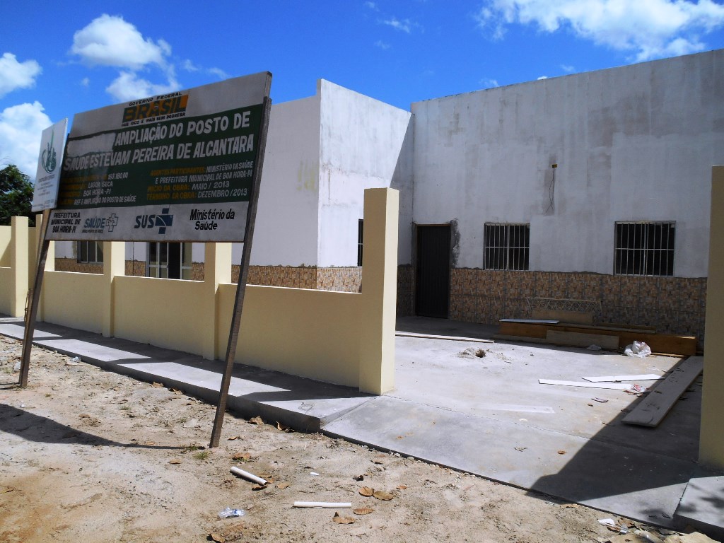 Prefeito visita a obra de ampliação da Unidade de Saúde da Lagoa Seca dos Hilários