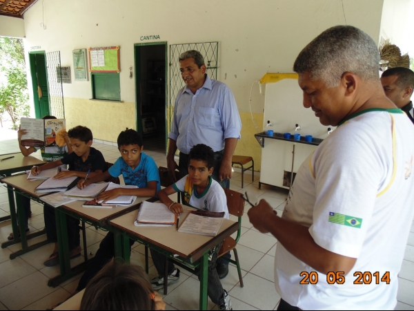 Prefeito Zé Resende visita local de mais um ginásio e assina ordem de serviço - Imagem 21
