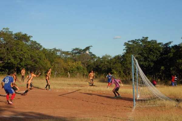 A BOLA ROLA NOS CAMPOS DE CURRAIS - Imagem 2