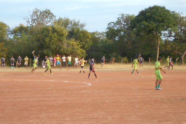 A BOLA ROLA NOS CAMPOS DE CURRAIS - Imagem 7