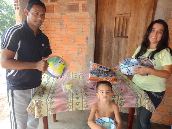 SEMEC faz entrega de material esportivo às escolas municipais  - Imagem 5