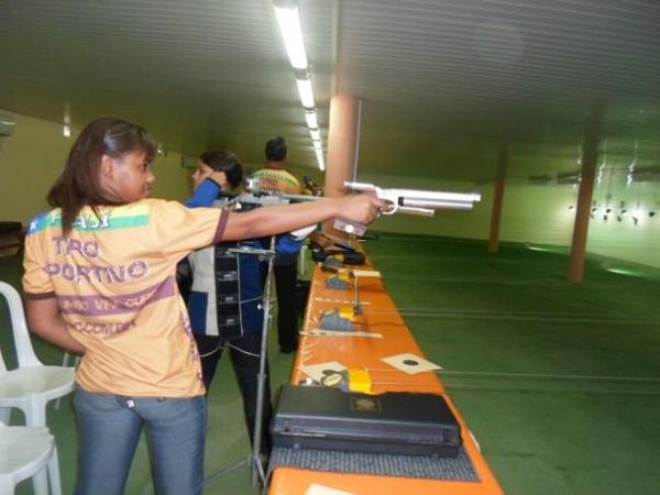 Oeirense de 15 anos ganha medalha de ouro em competição de tiro esportivo no Ceará - Imagem 1
