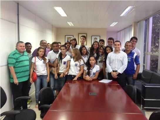 Alunos da Escola Estadual Monsenhor Boson - Reivindicam reforma da escola na SEDUC - PI - Imagem 3