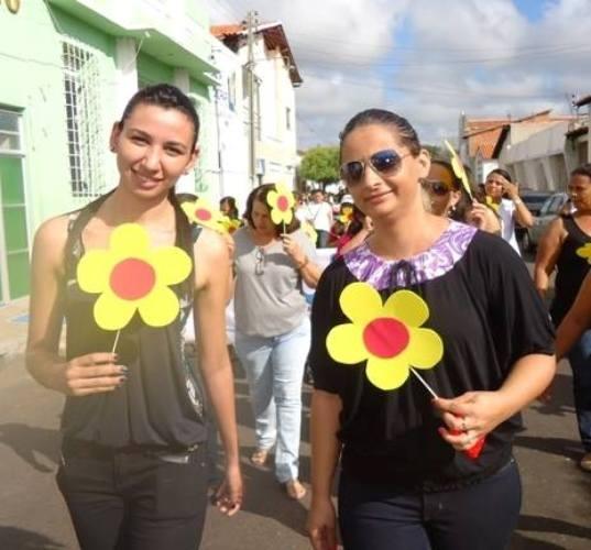 Órgãos municipais realizam caminhada contra abuso a crianças e adolescentes - Imagem 1