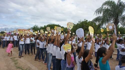 CAMINHADA para comemorar o dia 18 de maio - Imagem 4