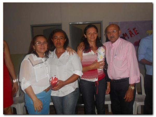 SEMTAC realiza jantar para as Mães do Centro de Convivência - Imagem 39