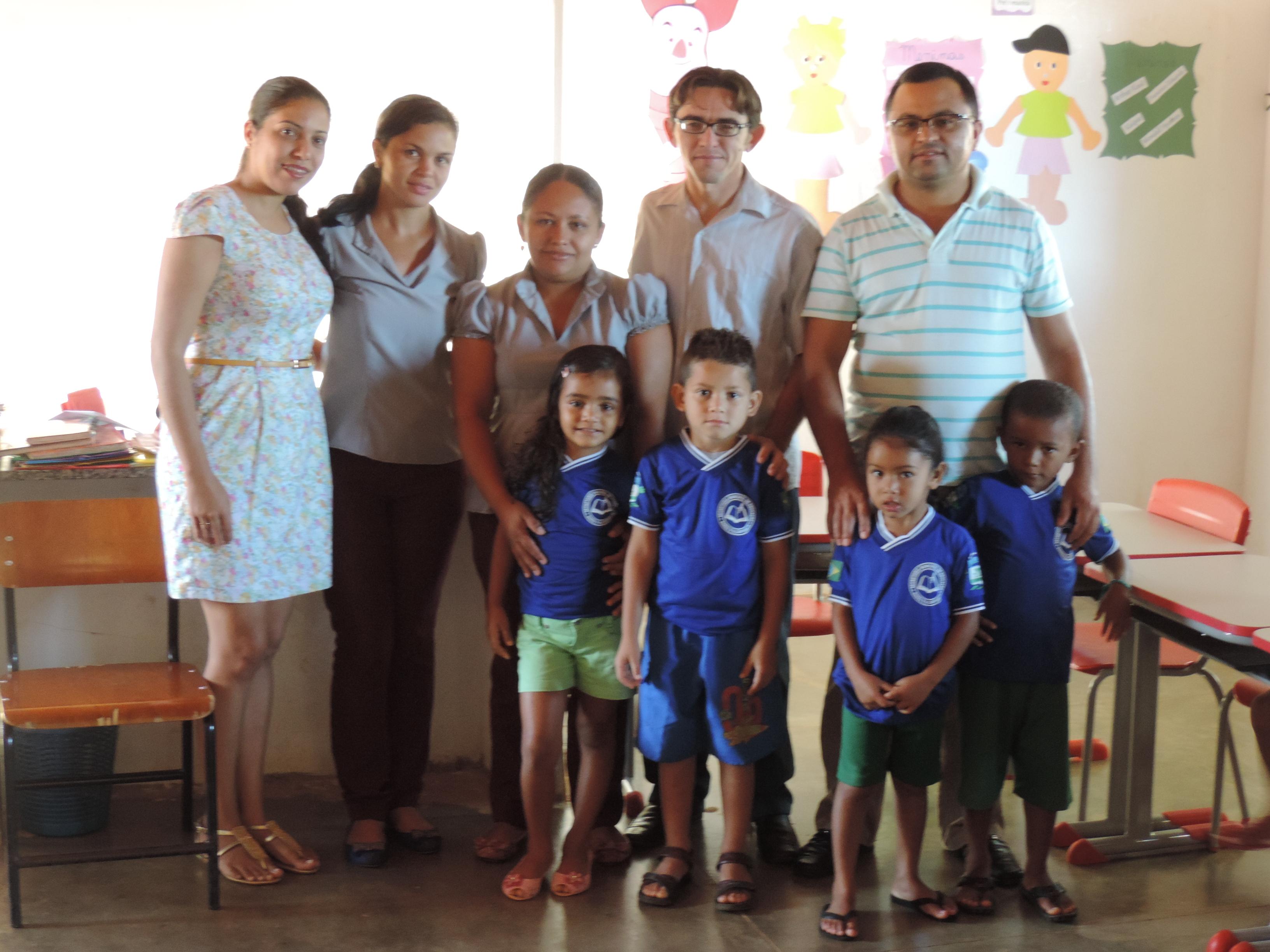 A SEMEC em parceria com a prefeitura Municipal de Barra D’Alcântara iniciaram a entrega de fardamentos escolares para os alunos da rede publica